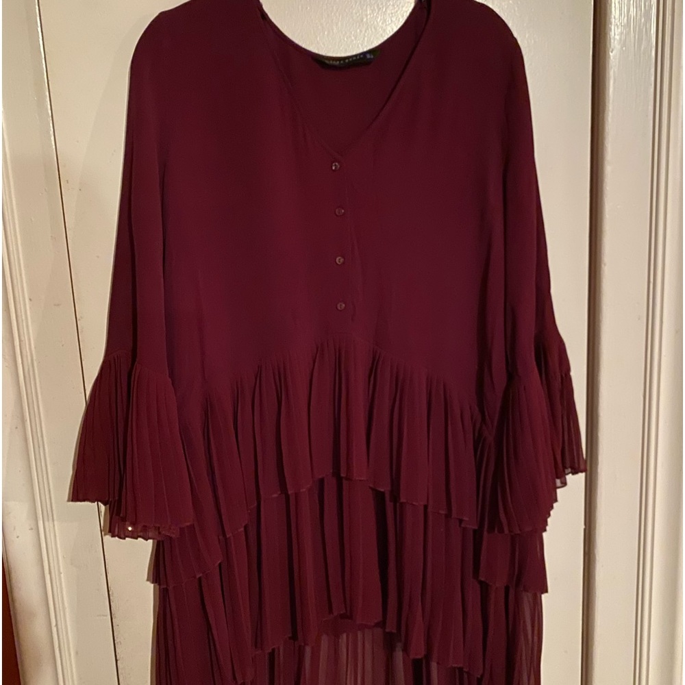 Zara Woman layered ruffle dress - L.  Beautiful dress for a fancy night out!
